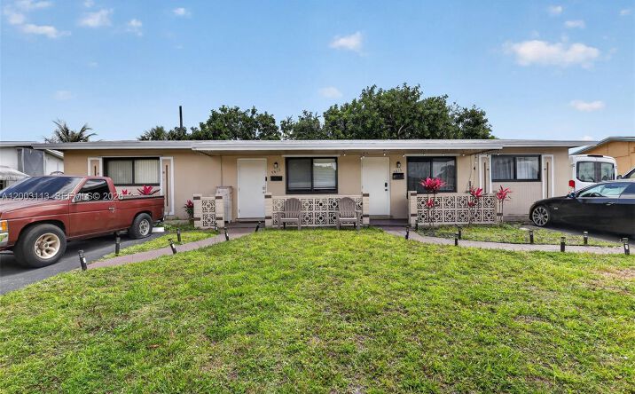 Pictures of Multifamily property located at 5814 Cleveland St, Hollywood, FL 33021 for sales - image #1