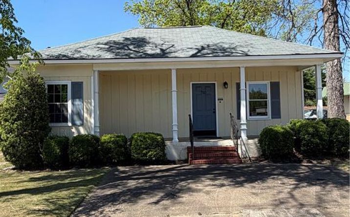 Pictures of Office property located at 710 12th Street, Phenix City, AL 36867 for sales - image #1
