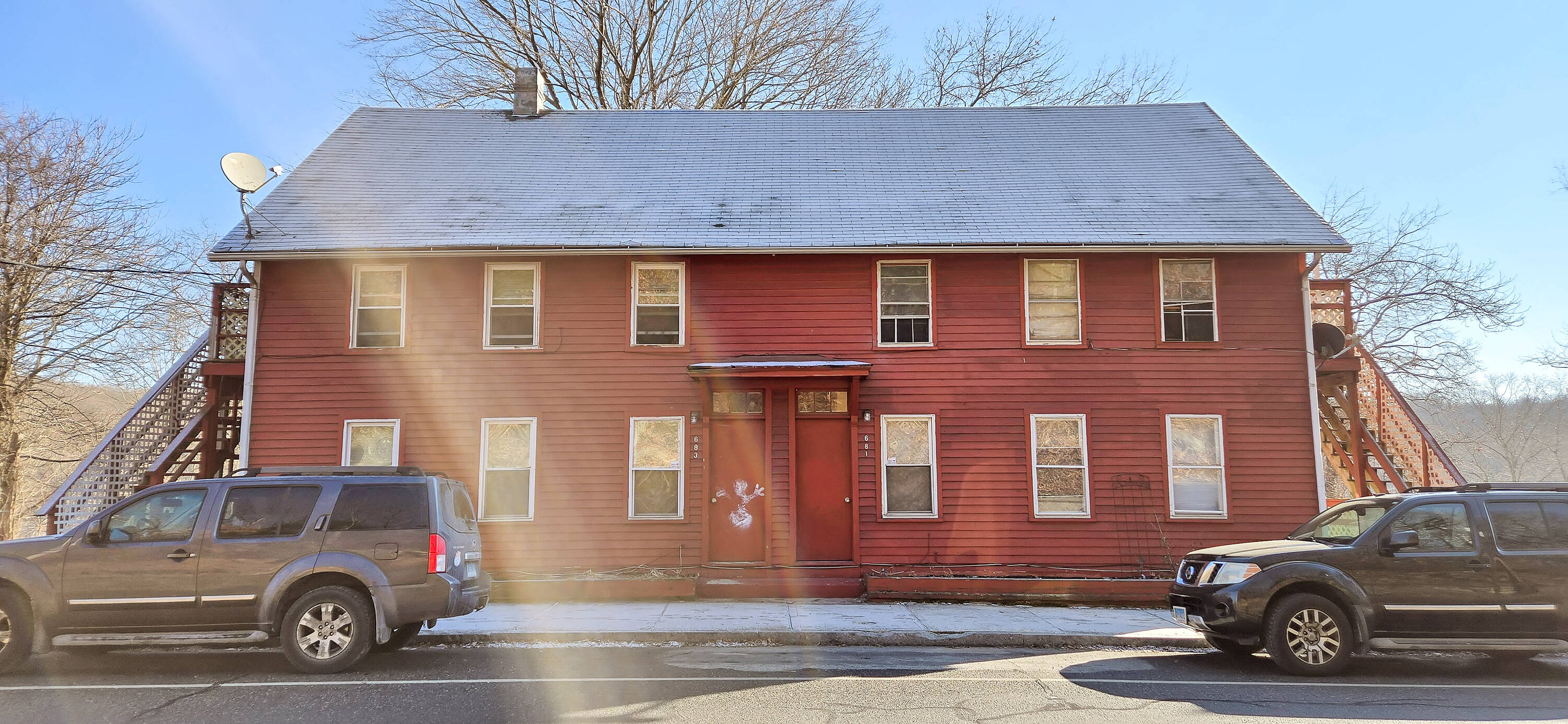681 N Main St  