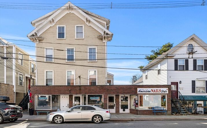 Pictures of Multifamily property located at 126 Pleasant St, Marblehead, MA 01945 for sales - image #1