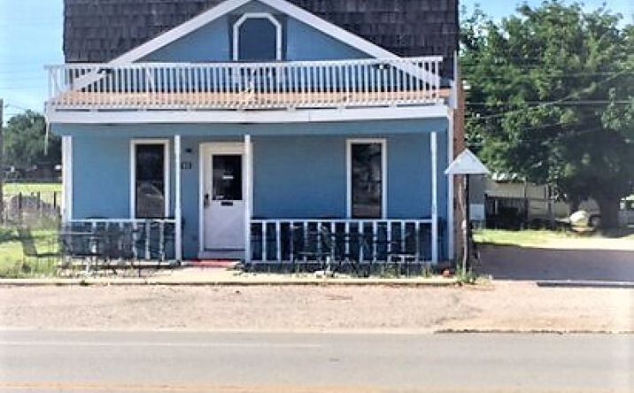 709 W Broadway St, Andrews
