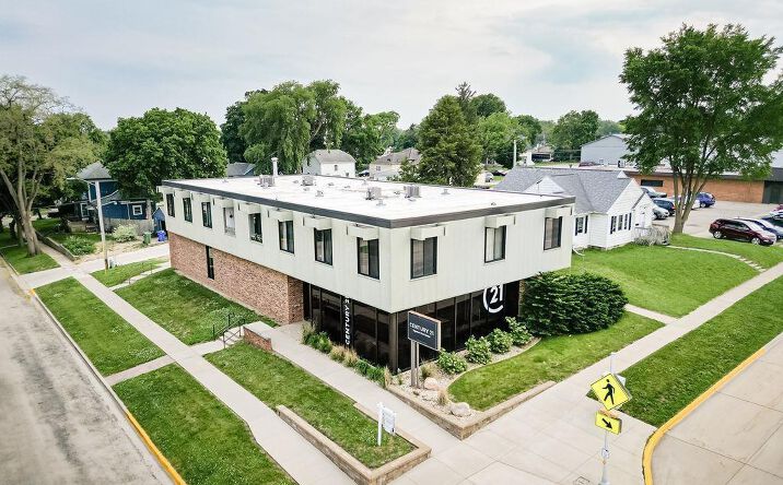 Pictures of Retail property located at 805 W Bremer Avenue, Waverly, IA 50677 for sales - image #1