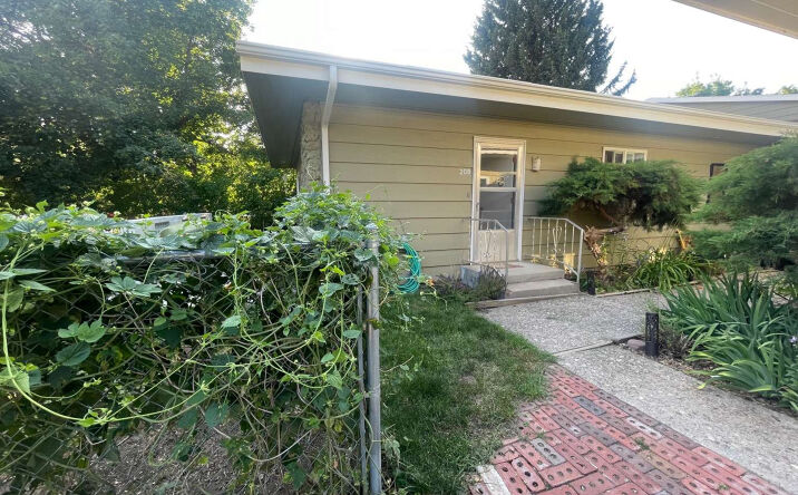 Pictures of Multifamily property located at 208 Dixon Avenue, Missoula, MT 59801 for sales - image #1