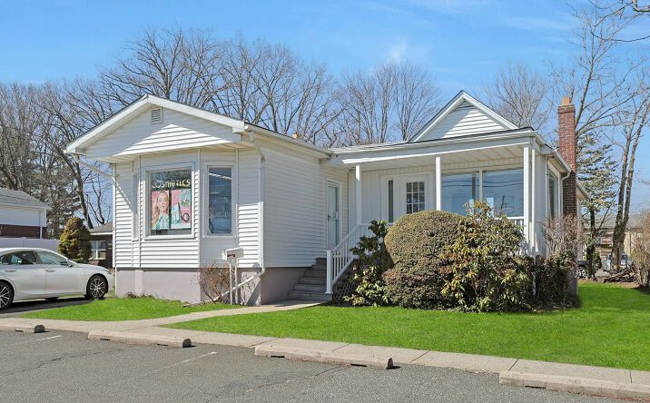 Pictures of Mixed Use, Retail property located at 3 Grandview Avenue, Clarkstown, NY 10954 for sales - image #1