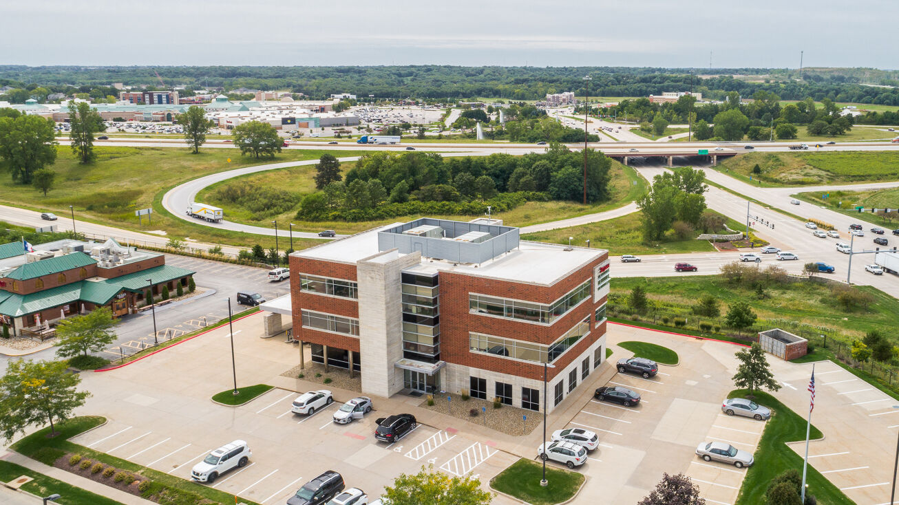 2530 Corridor Way, Iowa City, IA 52241