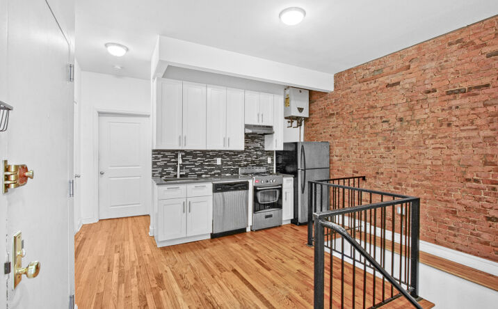 Pictures of Multifamily property located at 907 Jefferson Ave, Brooklyn NY, NY 11221 for sales - image #1