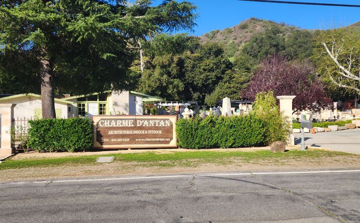 Pictures of Retail property located at 2337 Troutdale Dr, Agoura Hills, CA 91301 for sales - image #1