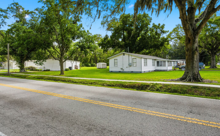 Pictures of Mobile Home Park property located at 11169 Eleanor Avenue, Jacksonville, FL 32220 for sales - image #1