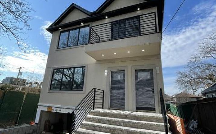 Pictures of Multifamily property located at 154 Armstrong Avenue, Staten Island, NY 10308 for sales - image #1