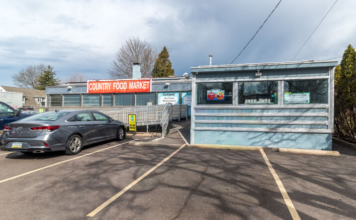 Pictures of Hospitality, Mixed Use, Retail property located at 203 W State St, Doylestown, PA 18901 for sales - image #1