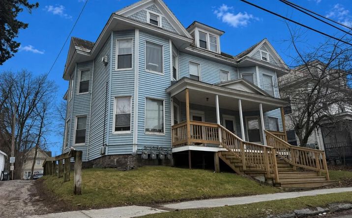 Pictures of Multifamily property located at 31-33 Hickok Pl, Burlington, VT 05401 for sales - image #1