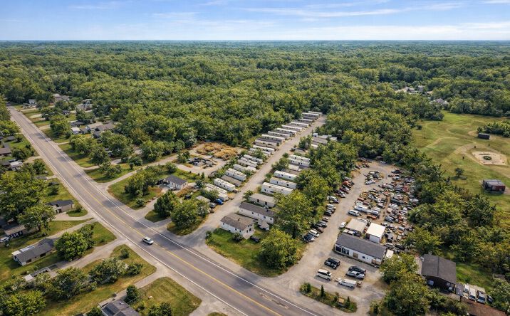Pictures of Mobile Home Park property located at 3205 S Huron Rd, Bay City, MI 48706 for sales - image #1