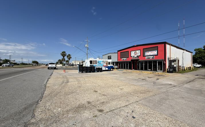 Pictures of Industrial property located at 3805 Paris Rd, Chalmette, LA 70043 for sales - image #1