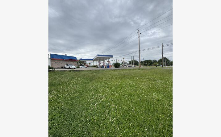 4609 Shadeland Avenue, Indianapolis