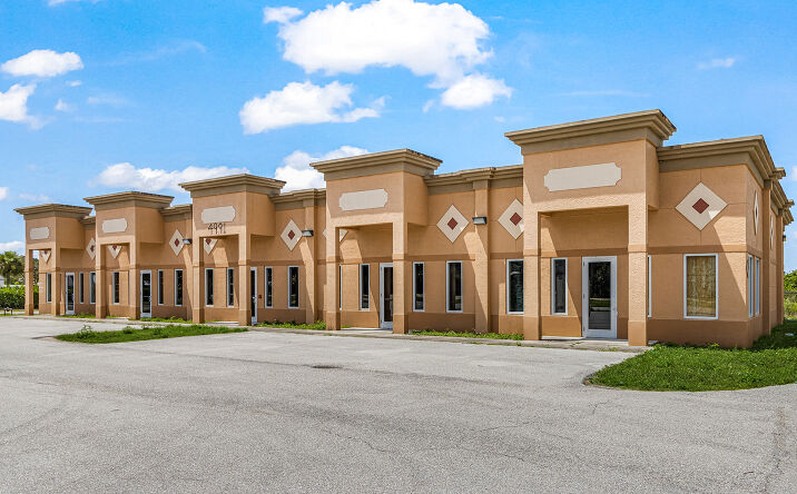 Pictures of Retail property located at 4991 Majorca Palms Dr, Fort Myers, FL 33905 for sales - image #1