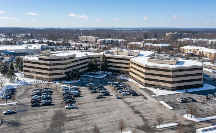 Pictures of Office property located at 24950-25050 country club blvd, North Olmstead, OH 44070 for sales - image #1