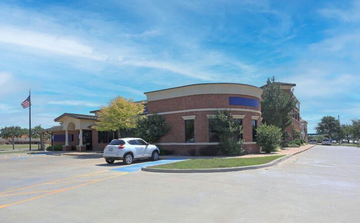 Pictures of Retail property located at 4718 4th St, Lubbock, TX 79416 for sales - image #1