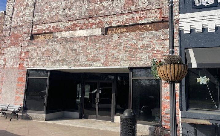 Pictures of Mixed Use, Office, Retail property located at 4 S Main St, Inman, SC 29349 for sales - image #1