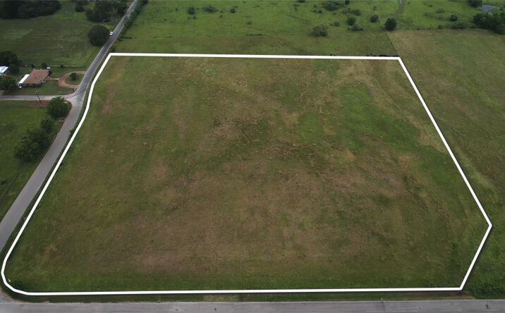 Pictures of Land property located at W Holford St, Pilot Point, TX 76258 for sales - image #1