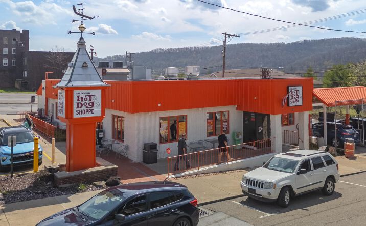 Pictures of Retail property located at 320 Market Street, East Liverpool, OH 43920 for sales - image #1