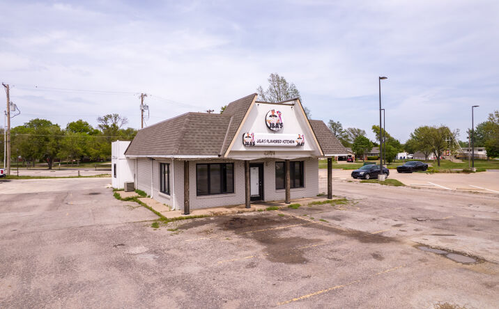 Pictures of Retail property located at 9310 West Central Avenue, Wichita, KS 67212 for sales - image #1