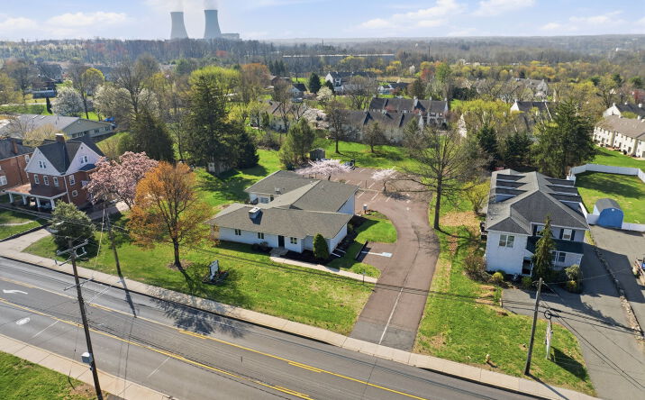 Pictures of Mixed Use, Office property located at 1976 E High St, Pottstown, PA 19464 for sales - image #1