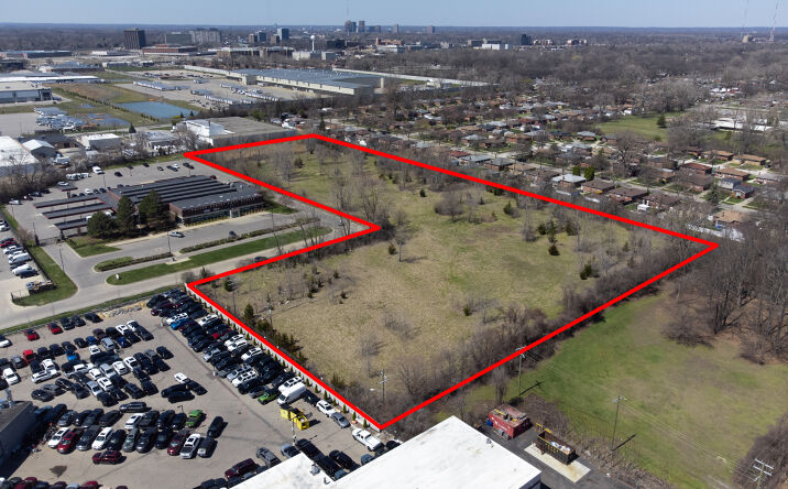 Pictures of Land property located at 14200 W Eight Mile W, Oak Park, MI 48237 for sales - image #1