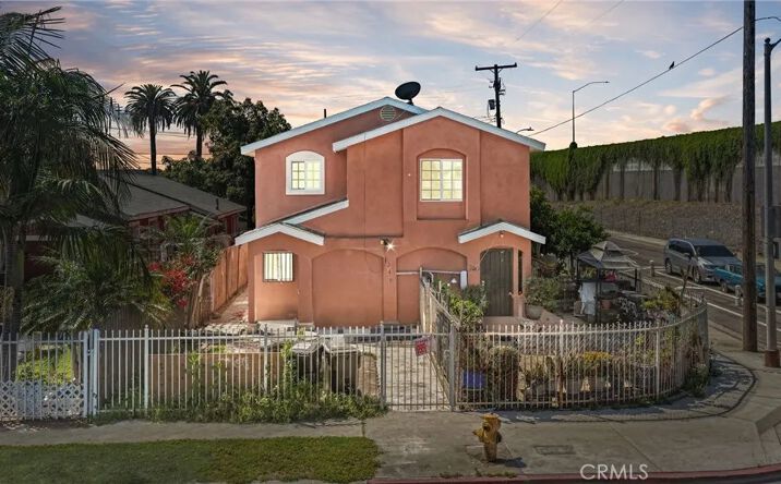 Pictures of Multifamily property located at 348 W 83rd Street, Los Angeles, CA 90003 for sales - image #1