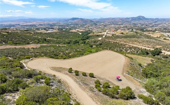 Pictures of Land property located at 39767 Esplendida, Temecula, CA 92592 for sales - image #1