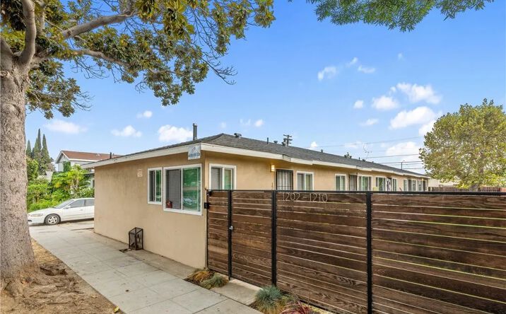 Pictures of Multifamily property located at 1202-- 1210 Myrtle, Long Beach, CA 90813 for sales - image #1