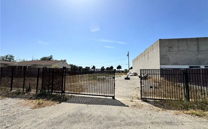 Pictures of Land property located at Fremontia, Fontana, CA 92335 for sales - image #1