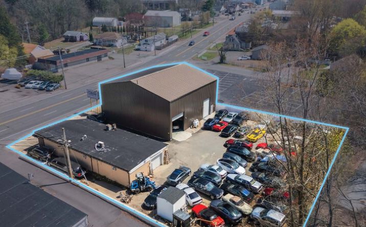 Pictures of Retail, Industrial property located at 105 Memorial Dr, Avon, MA 15482 for sales - image #1