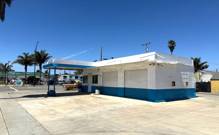 Pictures of Mixed Use, Office, Retail property located at 801 E Market St, Salinas, CA 93905 for sales - image #1