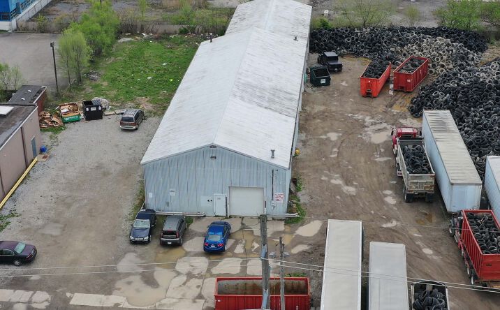 Pictures of Industrial property located at 1735 Iowa Avenue, Lorain, OH 44052 for sales - image #1