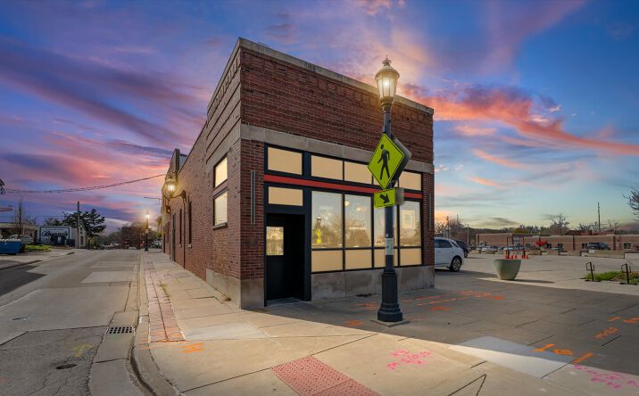 Pictures of Retail property located at 201 N BROADWAY AVE, URBANA, IL 61801 for sales - image #1