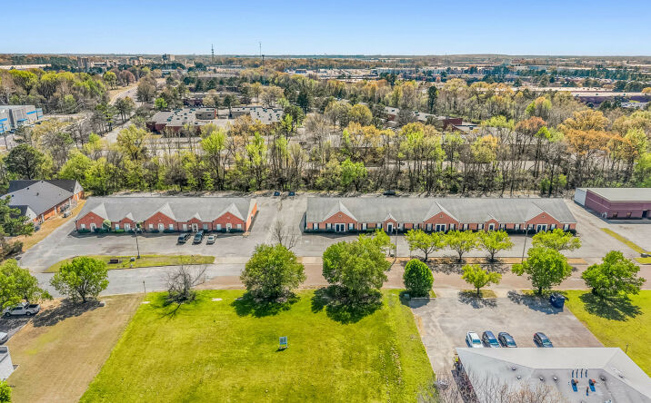 Pictures of Retail property located at 5261-5299 Mendenhall Park Pl, Memphis, TN 38115 for sales - image #1