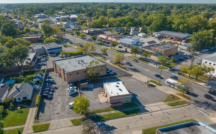Pictures of Retail property located at 6505 Pearl Rd, Parma Heights, OH 44130 for sales - image #1