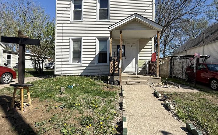 Pictures of Multifamily property located at 1110 Bartlett Street, Burlington, IA 52601 for sales - image #1