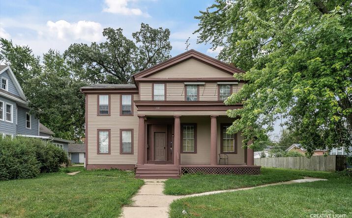 Pictures of Multifamily property located at 168 S Lincoln Avenue, Aurora, IL 60505 for sales - image #1