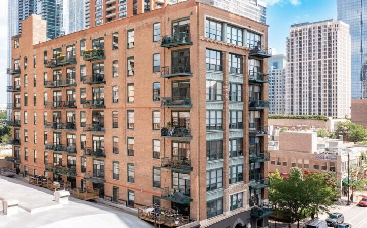 Pictures of Multifamily, Retail property located at 1133 S Wabash Avenue, Chicago, IL 60605 for sales - image #1