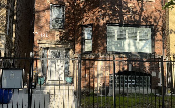 Pictures of Multifamily property located at 7648 S Kingston Avenue, Chicago, IL 60649 for sales - image #1