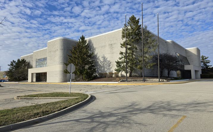 Pictures of Retail property located at 3344 Mall Loop Drive, Joliet, IL 60433 for sales - image #1