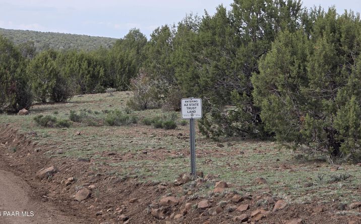 Pictures of Land property located at Lot 240 Mad Man Mountain Rd, Ash Fork, AZ 86320 for sales - image #1