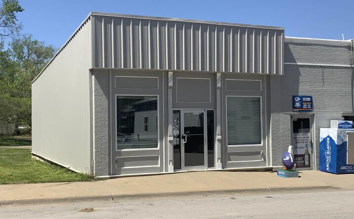 Pictures of Office, Retail property located at 307 S Union ST, McLouth, KS 66054 for sales - image #1
