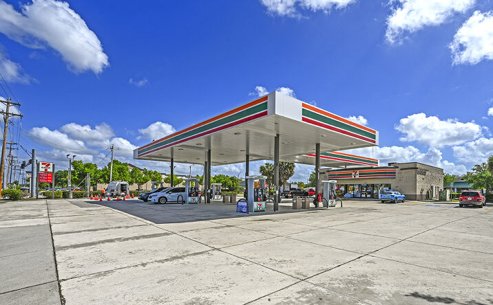 Pictures of Retail property located at 1021 Santa Barbara Blvd S, Cape Coral, FL 33991 for sales - image #1