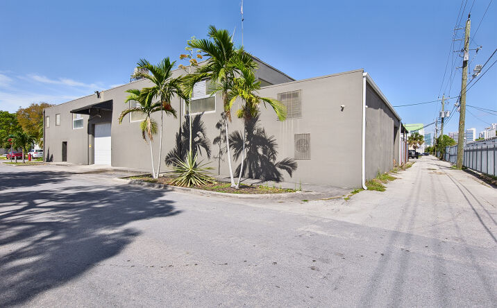 Pictures of Industrial property located at 936 NW 1st Street, Fort Lauderdale, FL 33311 for sales - image #1