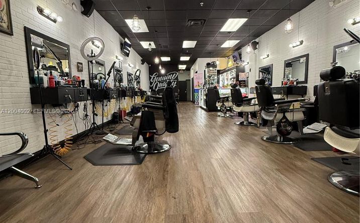 Pictures of Business for Sale, Retail property located at Barbershop SW 127th Ave, Cutler Bay, FL 33177 for sales - image #1