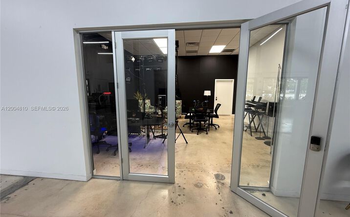 Pictures of Business for Sale, Retail property located at 7445 W 4th Ave Unit 102, Hialeah, FL 33014 for sales - image #1