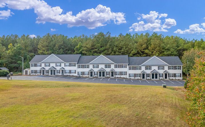 Pictures of Multifamily property located at 122 Wendy Hill Way, Piedmont, SC 29673 for sales - image #1