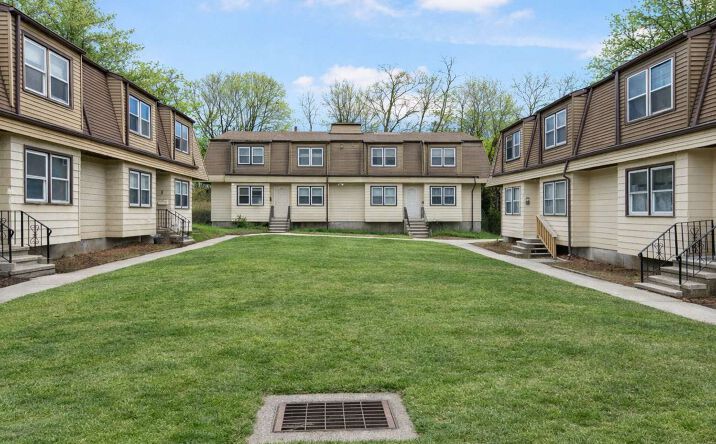 Pictures of Multifamily property located at 285 Quinnipiac Avenue, New Haven, CT 06513 for sales - image #1